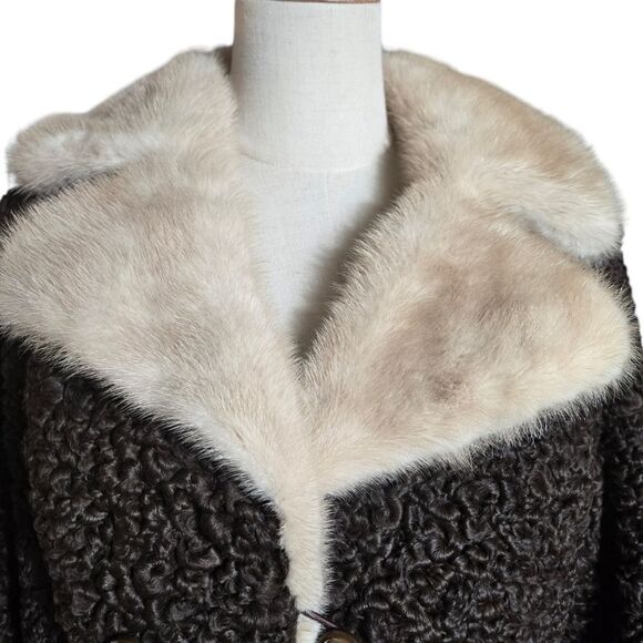 Charlesbois Furs Canada Vintage Brown Coat with Real Fur Collar - Picture 2 of 7